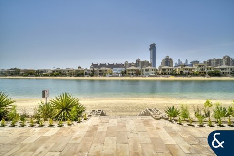 Villa in Palm Jumeirah, Dubai 5 bedrooms, 622 sq.m. № 76722 - photo 15