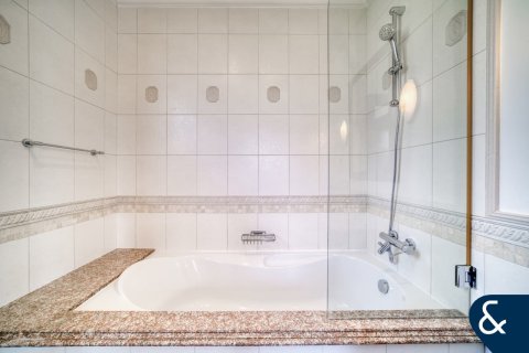 Villa in Palm Jumeirah, Dubai 5 bedrooms, 622 sq.m. № 76722 - photo 7