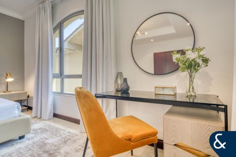 Villa in Palm Jumeirah, Dubai 5 bedrooms, 622 sq.m. № 76722 - photo 11