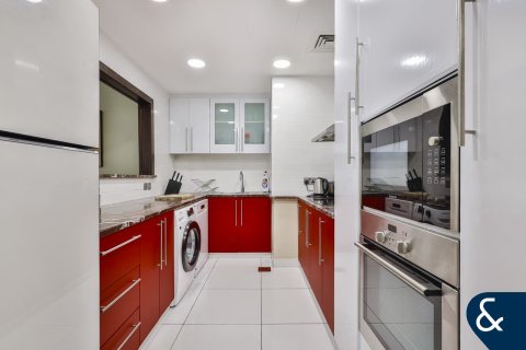 Снять в аренду квартиру в Джумейра Бич Резиденс, Дубай: 2 спальни, 136м², № 76723 - фото 1