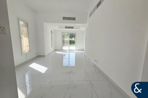 Villa in Springs 14, The Springs, Dubai 3 bedrooms, 210 sq.m. № 76721 - photo 2