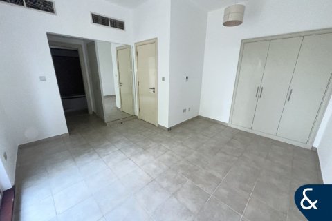 Townhouse in Dubai Sports City, Dubai 4 bedrooms, 250 sq.m. № 76710 - photo 9