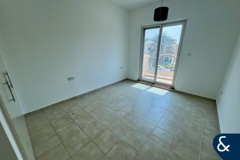 Townhouse in Dubai Sports City, Dubai 4 bedrooms, 250 sq.m. № 76710 - photo 13