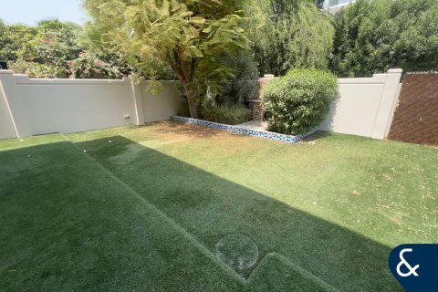 Townhouse in Dubai Sports City, Dubai 4 bedrooms, 250 sq.m. № 76710 - photo 7