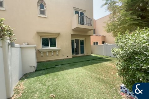 Townhouse in Dubai Sports City, Dubai 4 bedrooms, 250 sq.m. № 76710 - photo 1