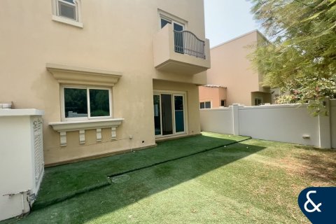 Townhouse in Dubai Sports City, Dubai 4 bedrooms, 250 sq.m. № 76710 - photo 8