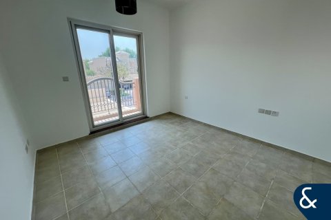 Townhouse in Dubai Sports City, Dubai 4 bedrooms, 250 sq.m. № 76710 - photo 11