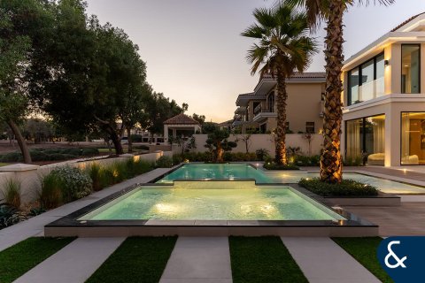 Villa in Earth, Jumeirah Golf Estates, Dubai 5 bedrooms, 836 sq.m. № 76717 - photo 2