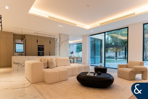 Villa in Earth, Jumeirah Golf Estates, Dubai 5 bedrooms, 836 sq.m. № 76717 - photo 7