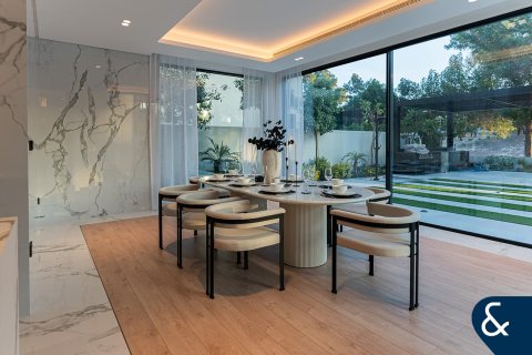 Villa in Earth, Jumeirah Golf Estates, Dubai 5 bedrooms, 836 sq.m. № 76717 - photo 6