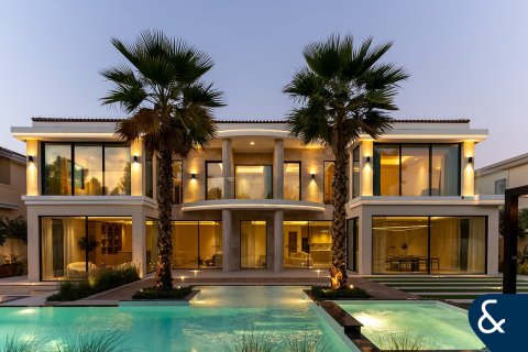Villa in Earth, Jumeirah Golf Estates, Dubai 5 bedrooms, 836 sq.m. № 76717 - photo 1