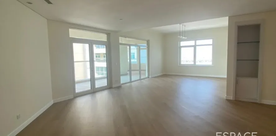 Apartment in Palm Jumeirah, Dubai 3 bedrooms, 201 sq.m. № 62024