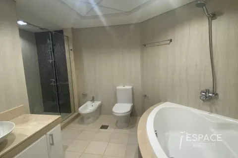Apartment in Palm Jumeirah, Dubai 3 bedrooms, 201 sq.m. № 62024 - photo 6