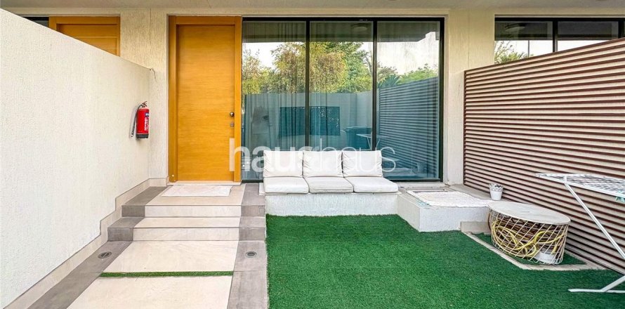 Villa in Jumeirah Village Circle, Dubai 3 bedrooms, 130 sq.m. № 43751