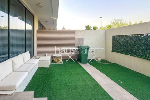Villa in Jumeirah Village Circle, Dubai 3 bedrooms, 130 sq.m. № 43751 - photo 5