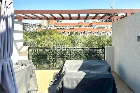 Villa in Jumeirah Village Circle, Dubai 3 bedrooms, 130 sq.m. № 43751 - photo 9