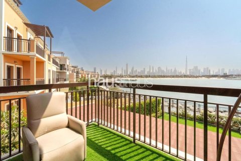 Adosado en La Mer, Jumeirah, Dubai, 5 dormitorios, 686 m², № 43753 - foto 1
