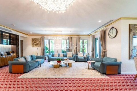 Adosado en La Mer, Jumeirah, Dubai, 5 dormitorios, 686 m², № 43753 - foto 2