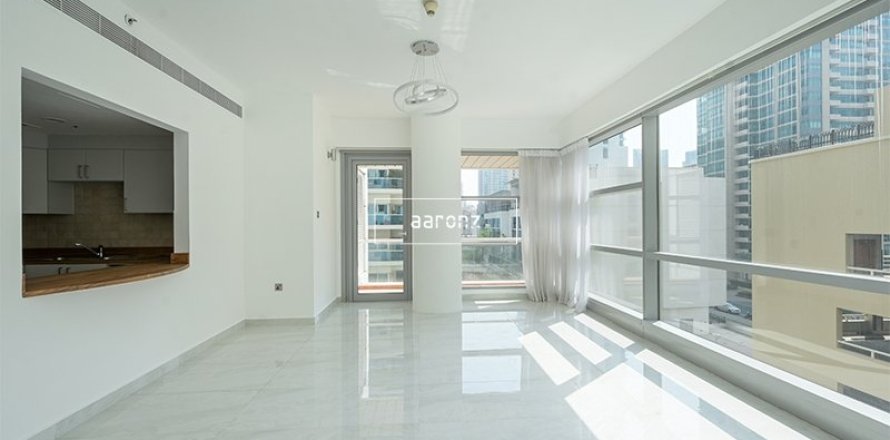Apartment in Dubai Marina, Dubai 3 bedrooms, 176.3 sq.m. № 18217