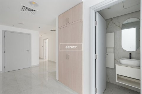 Apartment in Dubai Marina, Dubai 3 bedrooms, 176.3 sq.m. № 18217 - photo 9