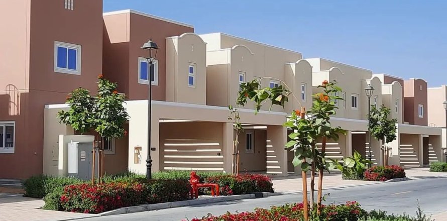 Townhouse in Dubai 3 bedrooms, 170 sq.m. № 125030