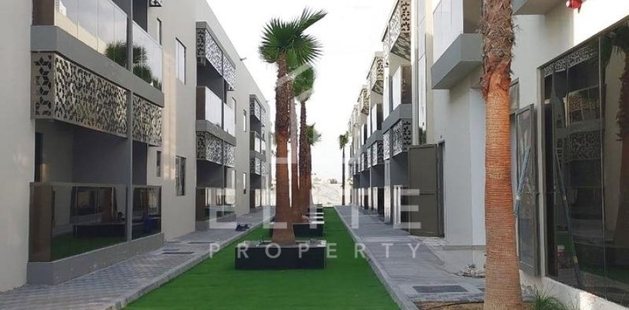 Building in Dubai 4792 sq.m. № 38805