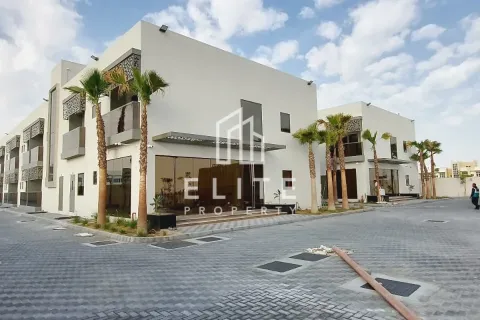 بناية في دبي 4792 م² رقم 38805 - صورة 2