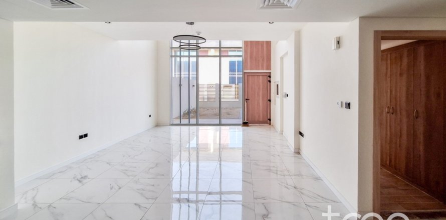 Villa à Rukan, Dubai, 3 chambres, 124.21 m², № 119614