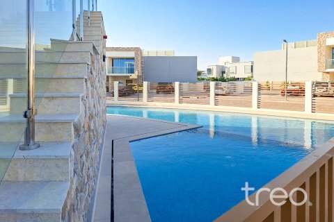 Villa à Rukan, Dubai, 3 chambres, 124.21 m², № 119614 - photo 3