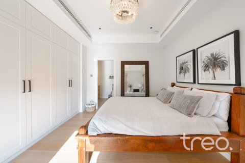 Villa en Arabian Ranches, Dubai, 6 dormitorios, 743.22 m², № 123487 - foto 11