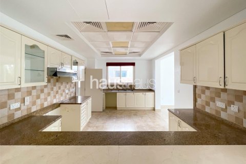 Villa in Dubai Sports City, Dubai 5 bedrooms, 357 sq.m. № 43660 - photo 5