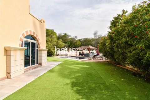 Villa in Dubai Sports City, Dubai 5 bedrooms, 357 sq.m. № 43660 - photo 4