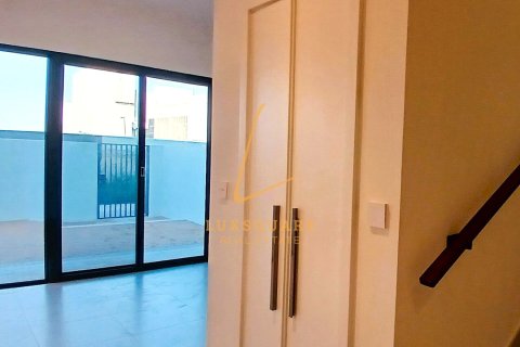 Villa in EMAAR South, Dubai South (Dubai World Central), Dubai 3 bedrooms, 141 sq.m. № 123198 - photo 10