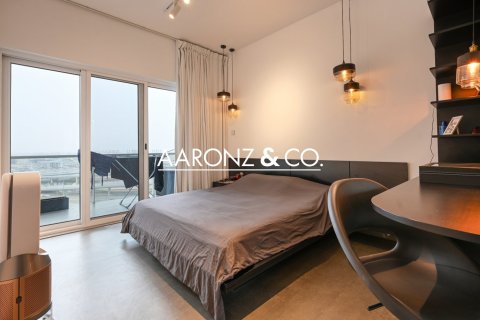 Apartamento en Jumeirah Lake Towers, Dubai, 1 dormitorio, 132 m², № 78340 - foto 11