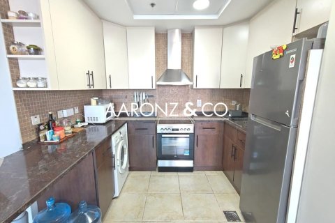 Apartamento en Jumeirah Lake Towers, Dubai, 1 dormitorio, 103.3 m², № 78339 - foto 6