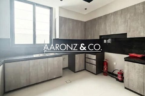 Снять в аренду таунхаус в Al Furjan, Дубай: 3 спальни, 236м², № 78337 - фото 8