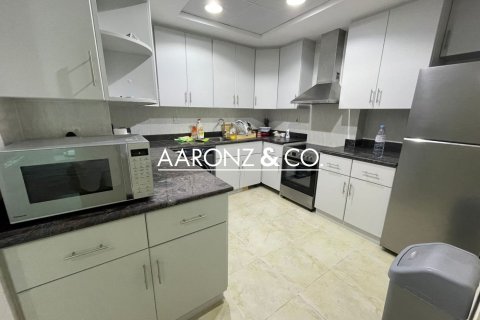 Купить квартиру в Джумейра Лейк Тауэрс, Дубай: 2 спальни, 113.9м², № 78338 - фото 11