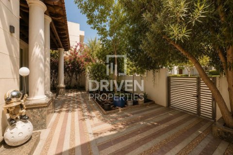 Villa in District One, Mohammed Bin Rashid City, Dubai 4 bedrooms, 873.29 sq.m. № 143103 - photo 15