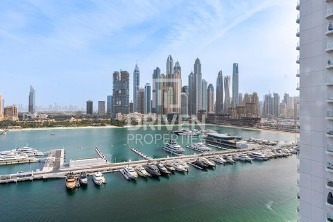 Apartment in EMAAR Beachfront, Dubai Harbour, Dubai 2 bedrooms, 109.25 sq.m. № 143105