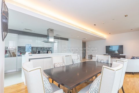 Apartment in Dubai 3 bedrooms, 191.4 sq.m. № 123890 - photo 7