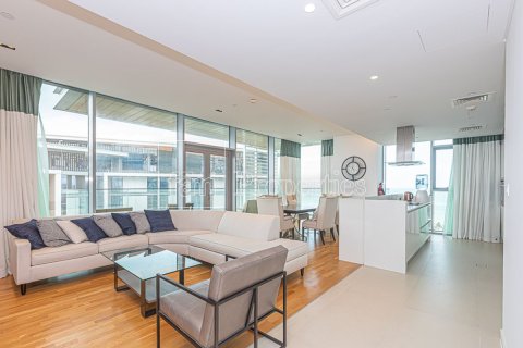 Apartment in Dubai 3 bedrooms, 191.4 sq.m. № 123890
