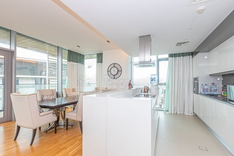Apartment in Dubai 3 bedrooms, 191.4 sq.m. № 123890 - photo 4