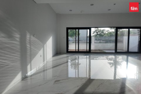 Adosado en Al Furjan, Dubai, 5 dormitorios, 895.9 m², № 123886