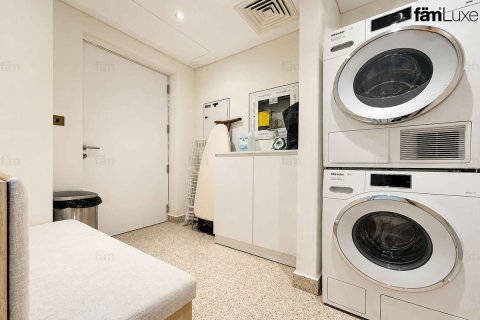Apartment in Dubai 2 bedrooms, 179.5 sq.m. № 123887 - photo 13