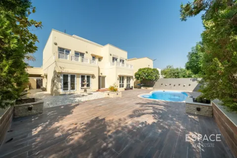 Villa in Meadows, Dubai 5 bedrooms, 353 sq.m. № 122605 - photo 18