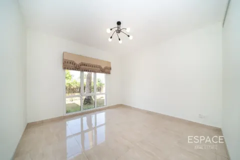 Villa in Meadows, Dubai 5 bedrooms, 353 sq.m. № 122605 - photo 9