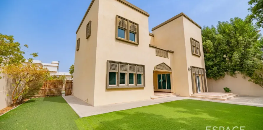 Villa in Regional, Jumeirah Park, Dubai 3 bedrooms, 285 sq.m. № 122604