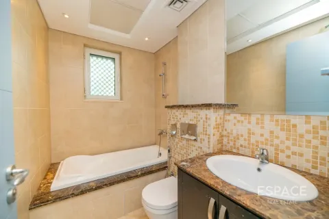 Villa in Regional, Jumeirah Park, Dubai 3 bedrooms, 285 sq.m. № 122604 - photo 14