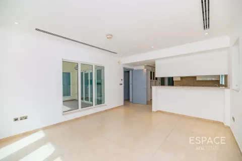 Villa in Regional, Jumeirah Park, Dubai 3 bedrooms, 285 sq.m. № 122604 - photo 3