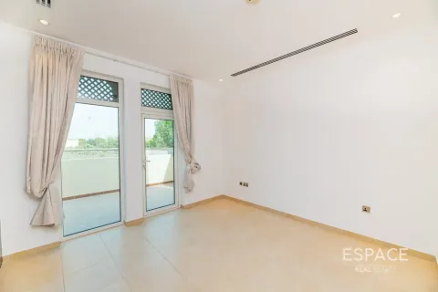 Villa in Regional, Jumeirah Park, Dubai 3 bedrooms, 285 sq.m. № 122604 - photo 10